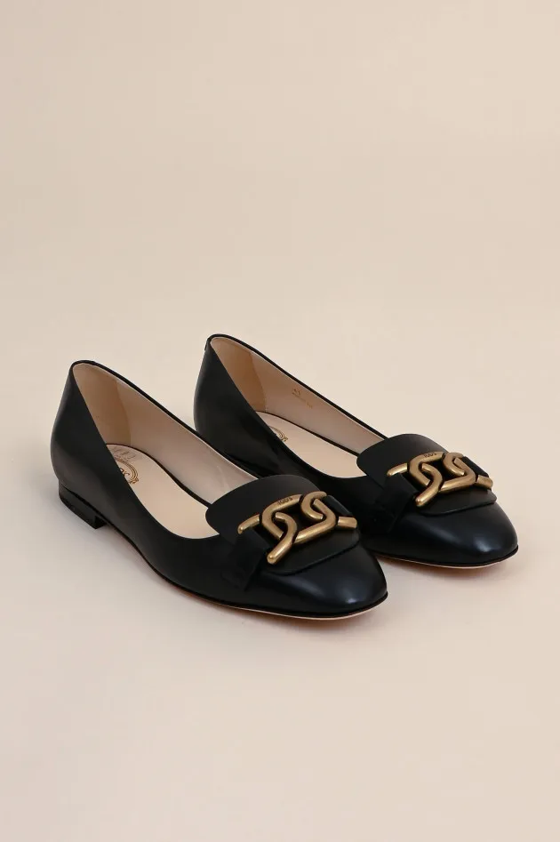 Ballerina mit Metallschnalle in Schwarz