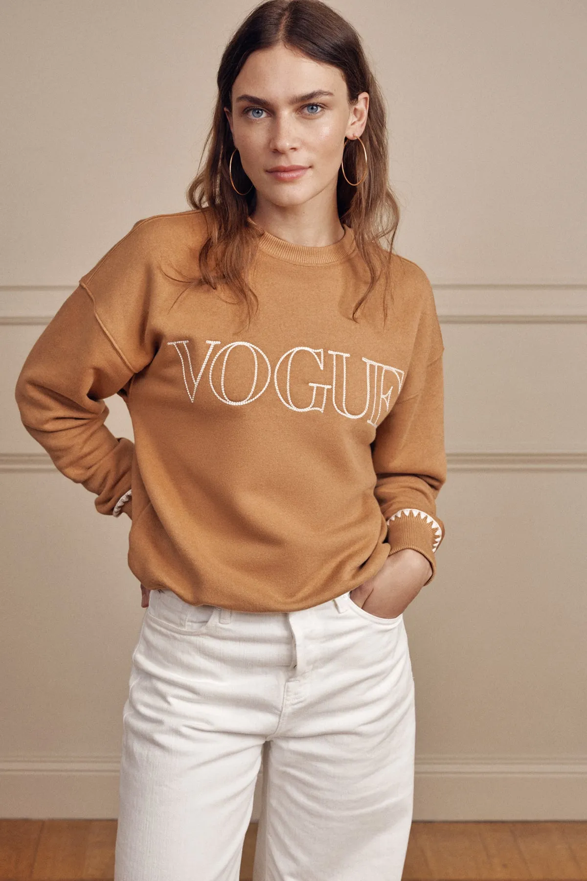 VOGUE Sweatshirt Camel mit Stickereien